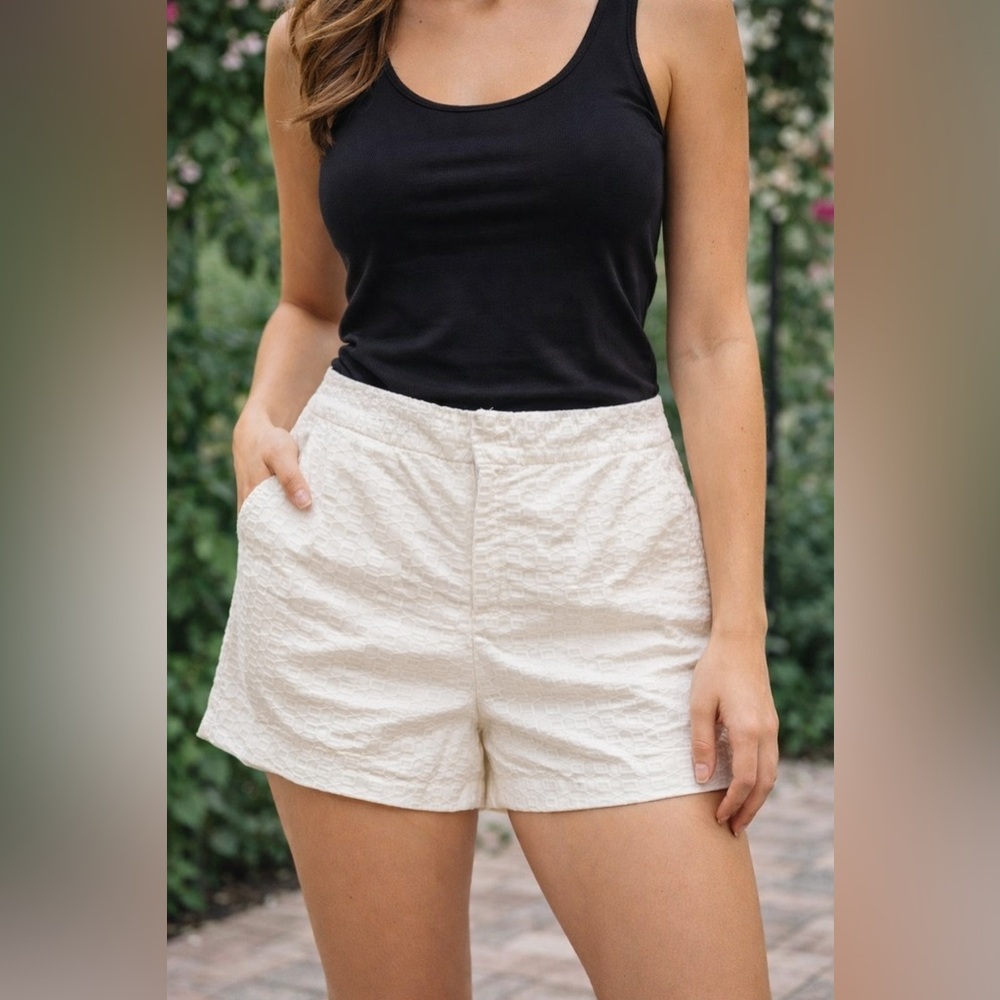 Banana Republic Rectangular Hampton Fit
Embroidered 100% Cotton Shorts Size 12